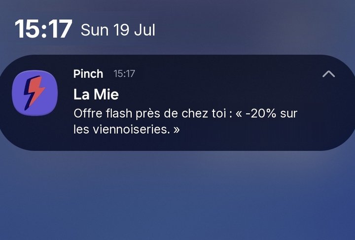Notification Pinch reçue sur un téléphone verrouillé : « La Mie, offre flash près de chez toi, -20% sur les viennoiseries »